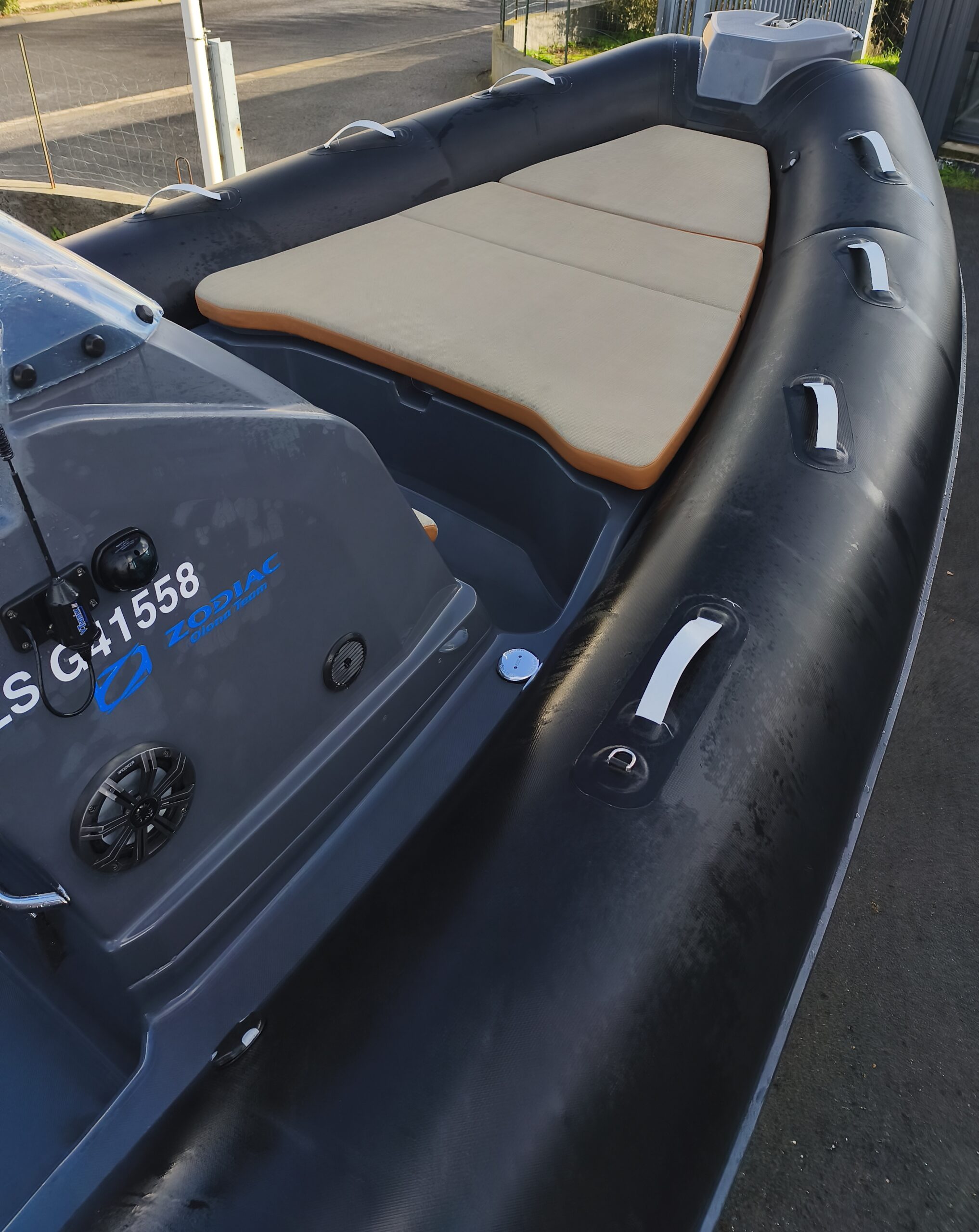 ZODIAC MEDLINE 7.5 + HONDA BF250 CV INJECTION – Image 15