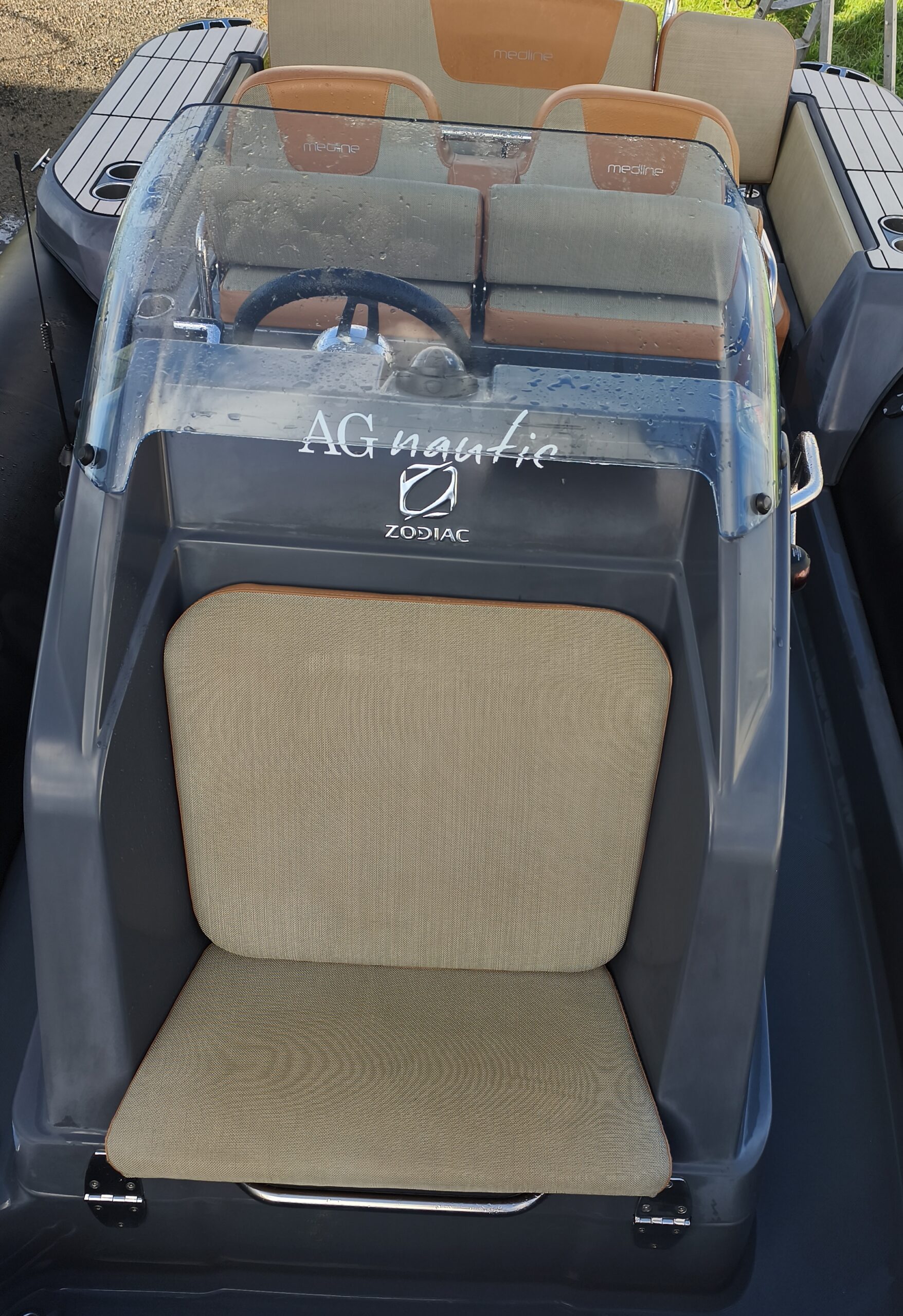 ZODIAC MEDLINE 7.5 + HONDA BF250 CV INJECTION – Image 17