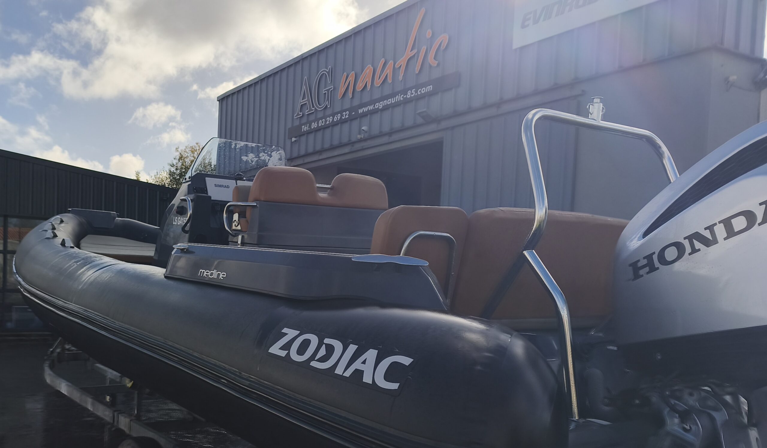 ZODIAC MEDLINE 7.5 + HONDA BF250 CV INJECTION – Image 21